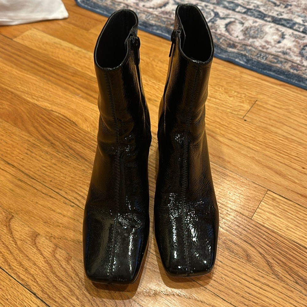 VINCE CHARLI PATENT BOOTIE - SIZE 7